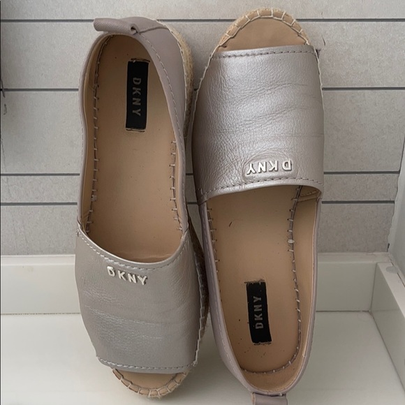 Price DROP ‼️ DKNY Espardille - Picture 4 of 7